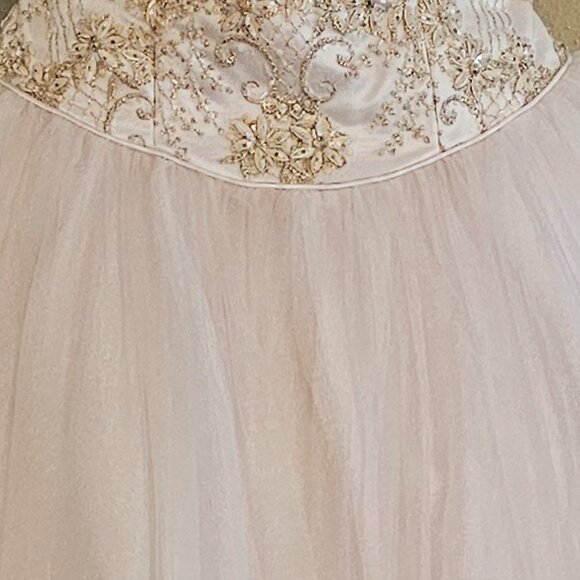 Gorgeous Light Blush Pink Formal Ball Gown Dress - Picture 3 of 12